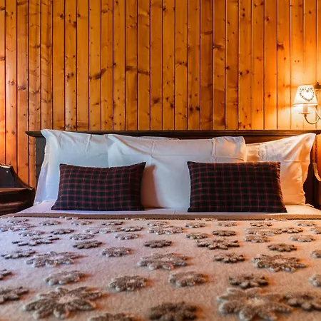 Attico A A 3 Minuti Dagli Impianti Con Vista Monte Rosa Apartamento